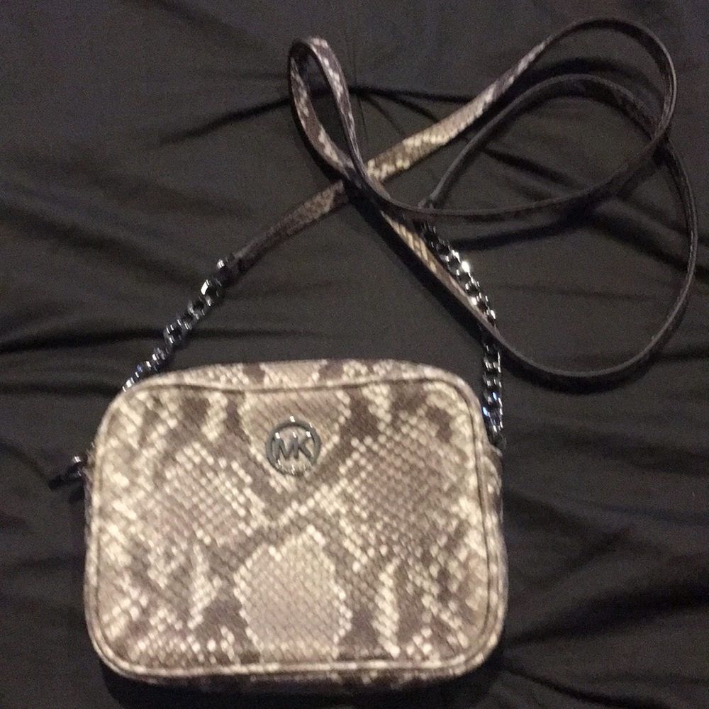 MK leather Sm. Crossbody
